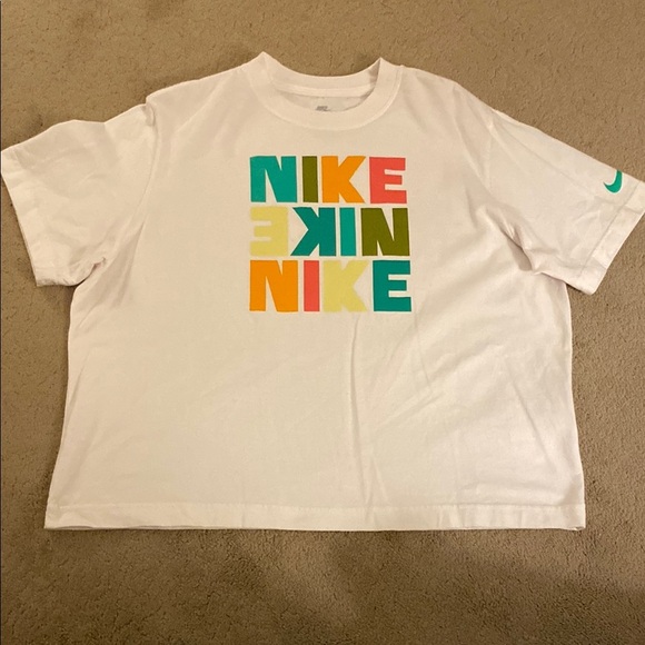 NIKE G NSW BOXY PRINT BIG KIDS‎ SPORTSWEAR TEE - Picture 1 of 9